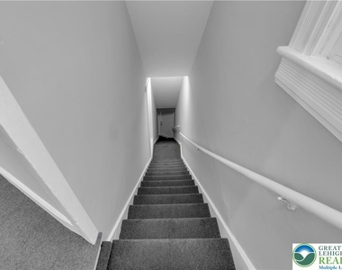 149 W Ridge Street W - Photo Thumbnail 1