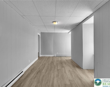 149 W Ridge Street W - Photo Thumbnail 16
