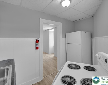 149 W Ridge Street W - Photo Thumbnail 18