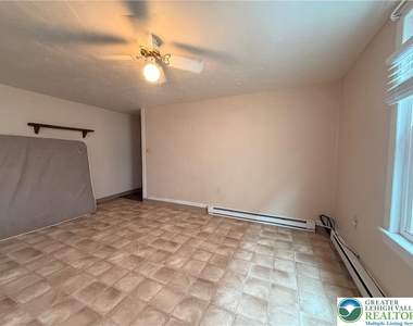 213 E Bertsch Street - Photo Thumbnail 5