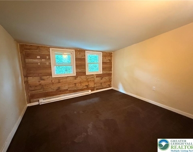 213 E Bertsch Street - Photo Thumbnail 3