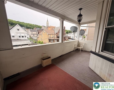 213 E Bertsch Street - Photo Thumbnail 13