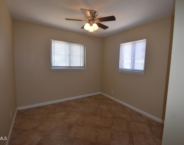807 Poplar Street - Photo Thumbnail 5
