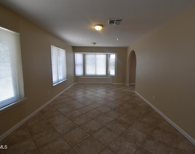 807 Poplar Street - Photo Thumbnail 9