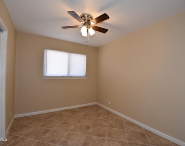 807 Poplar Street - Photo Thumbnail 7