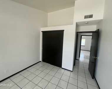 7772 Iroquois Drive - Photo Thumbnail 10