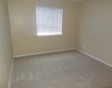12325 Sombra Grande Drive - Photo Thumbnail 10