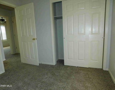 10021 Railroad Drive - Photo Thumbnail 13