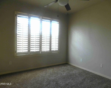 10021 Railroad Drive - Photo Thumbnail 12
