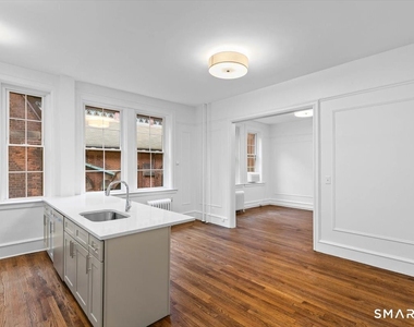 284 Orange Street - Photo Thumbnail 3
