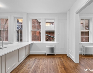 284 Orange Street - Photo Thumbnail 4