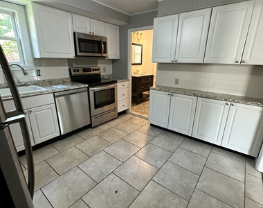 36 Pleasant Street - Photo Thumbnail 9