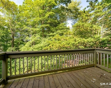 140 Woodvale Drive - Photo Thumbnail 4