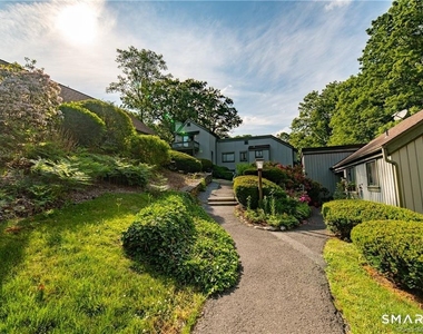 140 Woodvale Drive - Photo Thumbnail 13