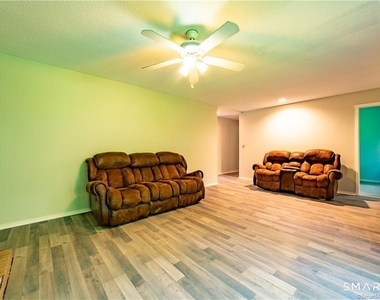 140 Woodvale Drive - Photo Thumbnail 6
