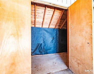 140 Woodvale Drive - Photo Thumbnail 15
