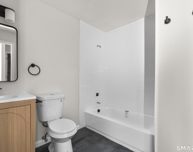 201 College Street - Photo Thumbnail 22