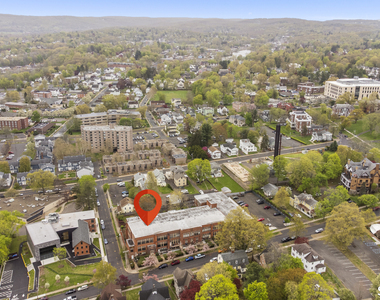 201 College Street - Photo Thumbnail 2