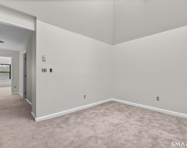 201 College Street - Photo Thumbnail 18