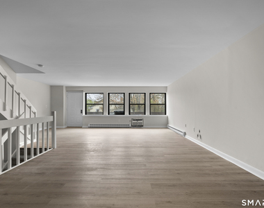 201 College Street - Photo Thumbnail 5