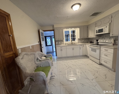 460 Congress Avenue - Photo Thumbnail 1