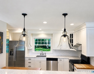 186 Schiller Road - Photo Thumbnail 9