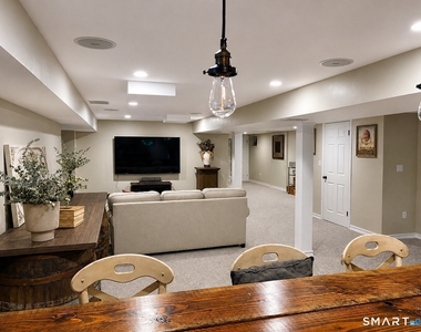 186 Schiller Road - Photo Thumbnail 8