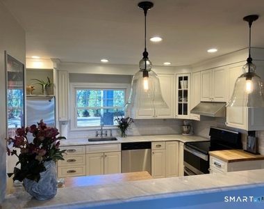 186 Schiller Road - Photo Thumbnail 2