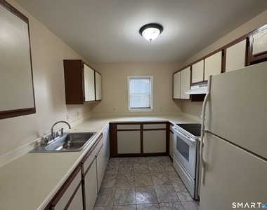 37 Greenwich Avenue - Photo Thumbnail 6