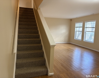 37 Greenwich Avenue - Photo Thumbnail 9