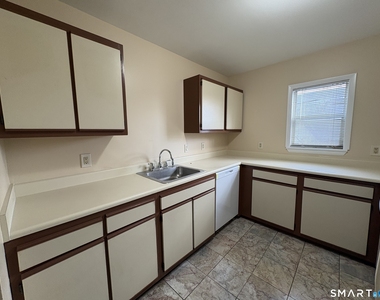 37 Greenwich Avenue - Photo Thumbnail 8