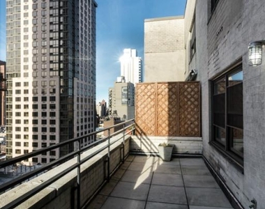 East 88th Street - Photo Thumbnail 3