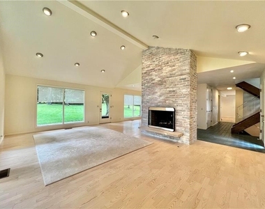 112 Pheasant Dr - Photo Thumbnail 2
