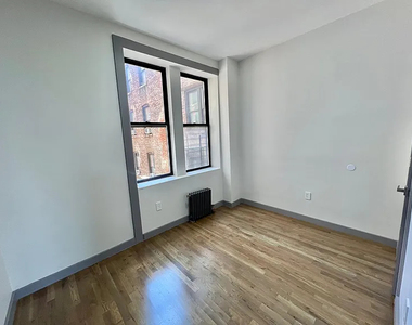 550 West 157th Street - Large rooms - Photo Thumbnail 3