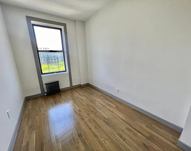 550 West 157th Street - Large rooms - Photo Thumbnail 8