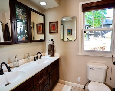 9 Beverly Street - Photo Thumbnail 10