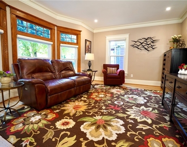 9 Beverly Street - Photo Thumbnail 1