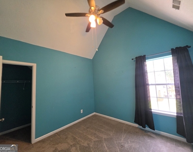 241 Hamilton Drive - Photo Thumbnail 12
