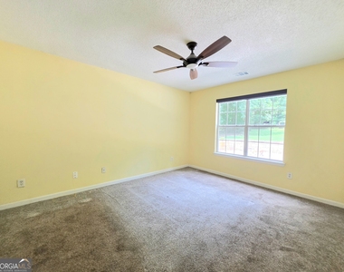 241 Hamilton Drive - Photo Thumbnail 7