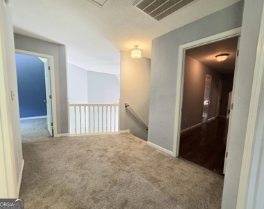 241 Hamilton Drive - Photo Thumbnail 15