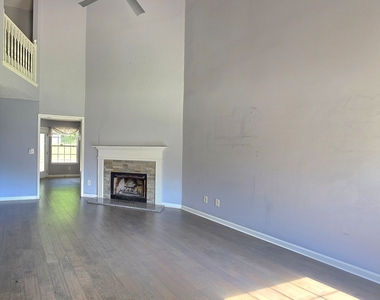 241 Hamilton Drive - Photo Thumbnail 2