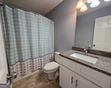 241 Hamilton Drive - Photo Thumbnail 13