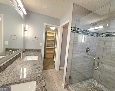 241 Hamilton Drive - Photo Thumbnail 9