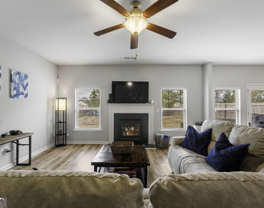 75 Kingfisher Walk - Photo Thumbnail 6