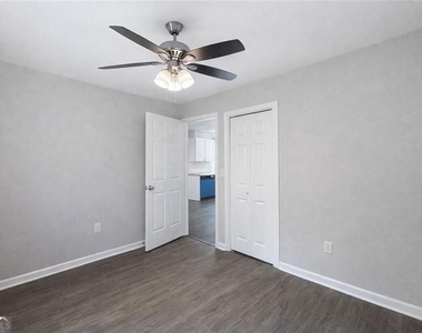2146 Brookview Drive - Photo Thumbnail 11