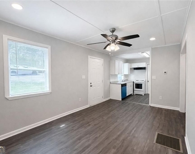 2146 Brookview Drive - Photo Thumbnail 3