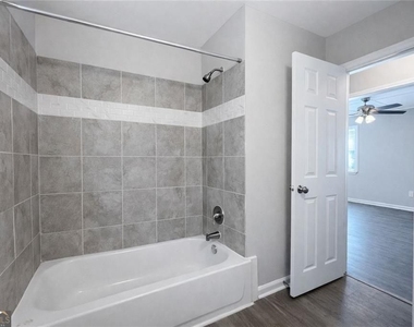 2146 Brookview Drive - Photo Thumbnail 10