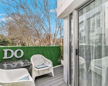 752 Moreland Avenue Se - Photo Thumbnail 8