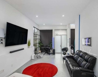 752 Moreland Avenue Se - Photo Thumbnail 9