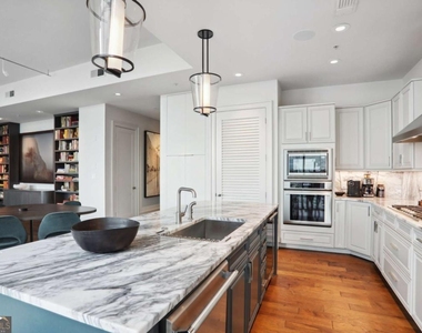 1065 Peachtree Street Ne - Photo Thumbnail 4